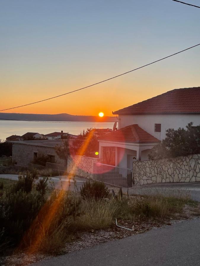 Apartments Frigan Maslenica Eksteriør billede