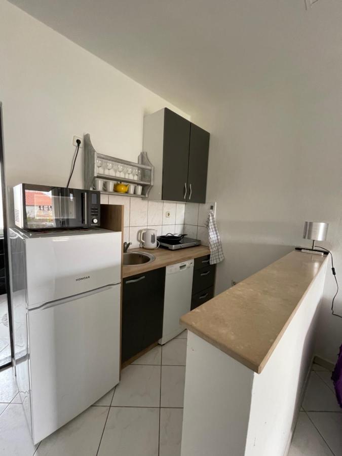 Apartments Frigan Maslenica Eksteriør billede