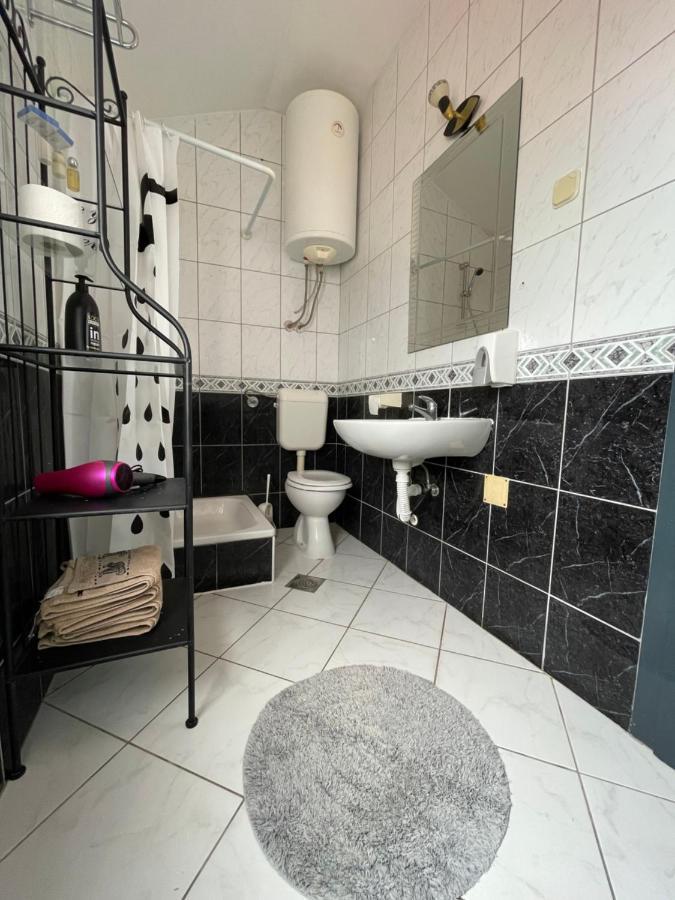 Apartments Frigan Maslenica Eksteriør billede