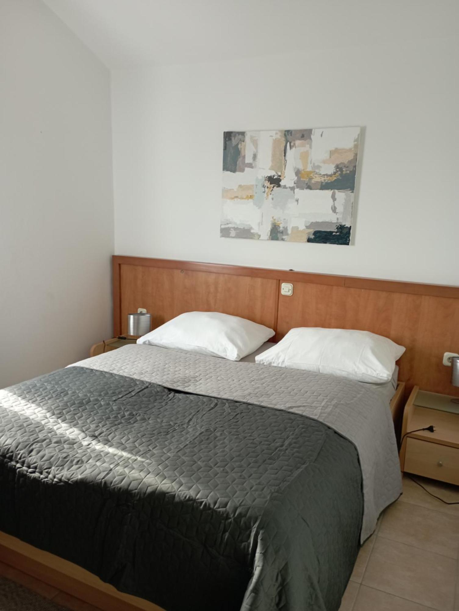 Apartments Frigan Maslenica Eksteriør billede