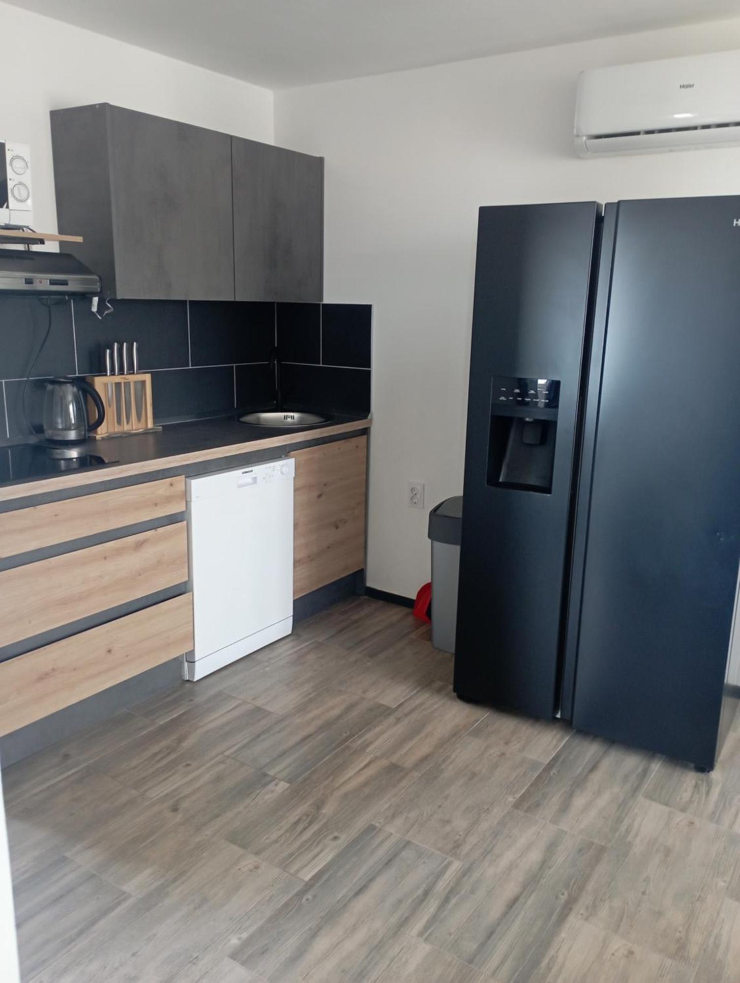 Apartments Frigan Maslenica Eksteriør billede