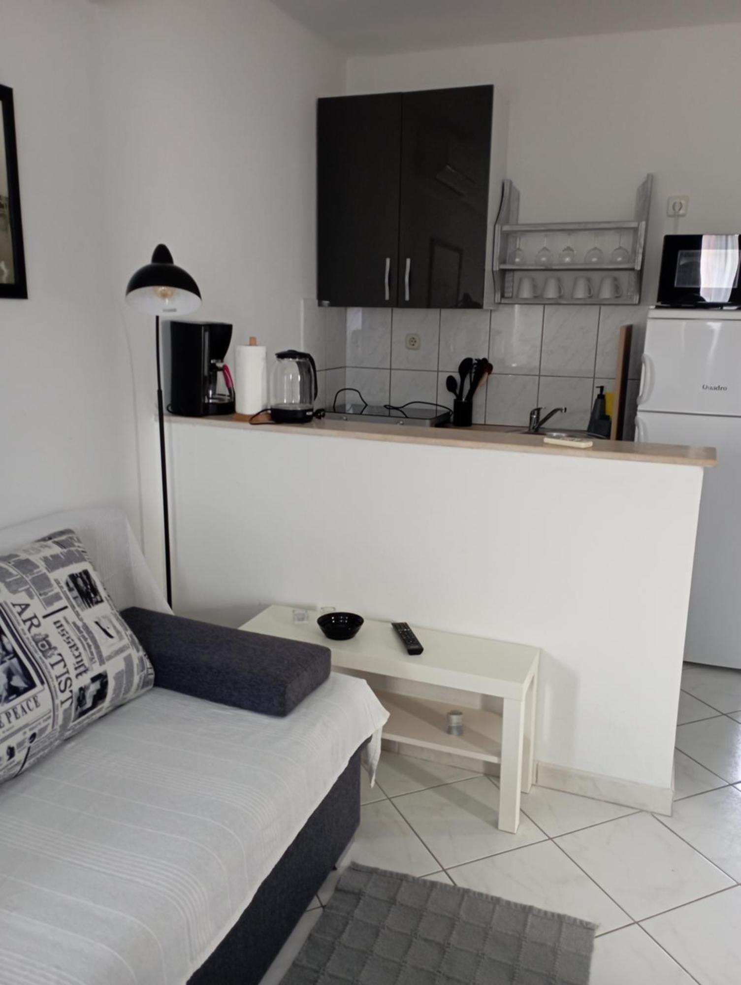 Apartments Frigan Maslenica Eksteriør billede